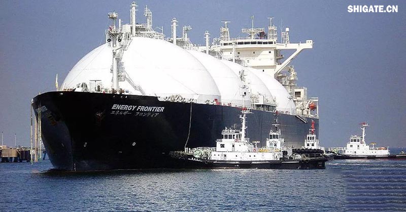 在河鋼集團(tuán)舞鋼公司上下凝心聚力,對(duì)標(biāo)一流,真抓實(shí)干,共克時(shí)艱的大氛圍下,3月初,從舞鋼二煉鋼傳來(lái)振奮人心的好消息:該廠9Ni鋼生產(chǎn)實(shí)現(xiàn)新突破,一舉打破不久之前剛剛創(chuàng)造的15連澆新紀(jì)錄,實(shí)現(xiàn)了16連澆,產(chǎn)品性能、質(zhì)量、剩磁等技術(shù)指標(biāo)均滿足相關(guān)標(biāo)準(zhǔn)要求,標(biāo)志著舞鋼9Ni鋼生產(chǎn)技術(shù)水平再次實(shí)現(xiàn)新提升。下一步,舞鋼將認(rèn)真總結(jié)經(jīng)驗(yàn),傳承革新,不斷攻關(guān),實(shí)現(xiàn)9Ni鋼16爐連澆的常態(tài)化。在此基礎(chǔ)上,繼續(xù)加強(qiáng)研究,把9Ni鋼技術(shù)升級(jí)的成果向其他鋼種推廣,讓舞鋼產(chǎn)品競(jìng)爭(zhēng)力得到持續(xù)不斷的提升。 在河鋼集團(tuán)舞鋼公司上下凝心聚力,對(duì)標(biāo)一流,真抓實(shí)干,共克時(shí)艱的大氛圍下,3月初,從舞鋼二煉鋼傳來(lái)振奮人心的好消息:該廠9Ni鋼生產(chǎn)實(shí)現(xiàn)新突破,一舉打破不久之前剛剛創(chuàng)造的15連澆新紀(jì)錄,實(shí)現(xiàn)了16連澆,產(chǎn)品性能、質(zhì)量、剩磁等技術(shù)指標(biāo)均滿足相關(guān)標(biāo)準(zhǔn)要求,標(biāo)志著舞鋼9Ni鋼生產(chǎn)技術(shù)水平再次實(shí)現(xiàn)新提升。下一步,舞鋼將認(rèn)真總結(jié)經(jīng)驗(yàn),傳承革新,不斷攻關(guān),實(shí)現(xiàn)9Ni鋼16爐連澆的常態(tài)化。在此基礎(chǔ)上,繼續(xù)加強(qiáng)研究,把9Ni鋼技術(shù)升級(jí)的成果向其他鋼種推廣,讓舞鋼產(chǎn)品競(jìng)爭(zhēng)力得到持續(xù)不斷的提升。